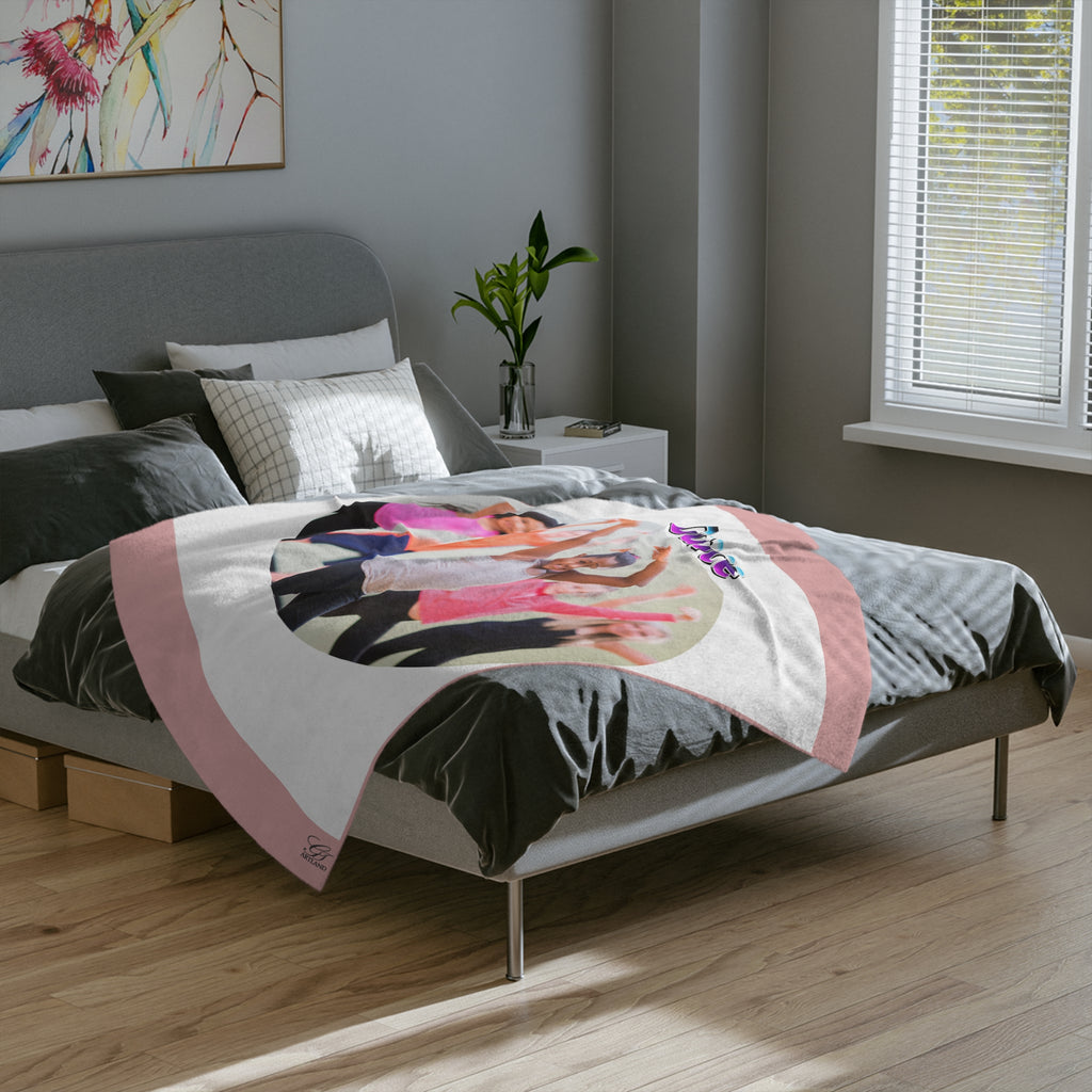 Colourful Dancing Girls' Velveteen  Blanket