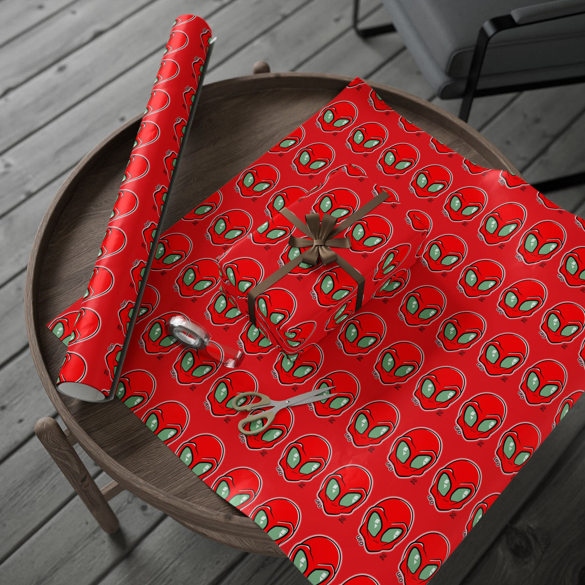 Red Alien UFO Sci‑Fi Gift Wrap